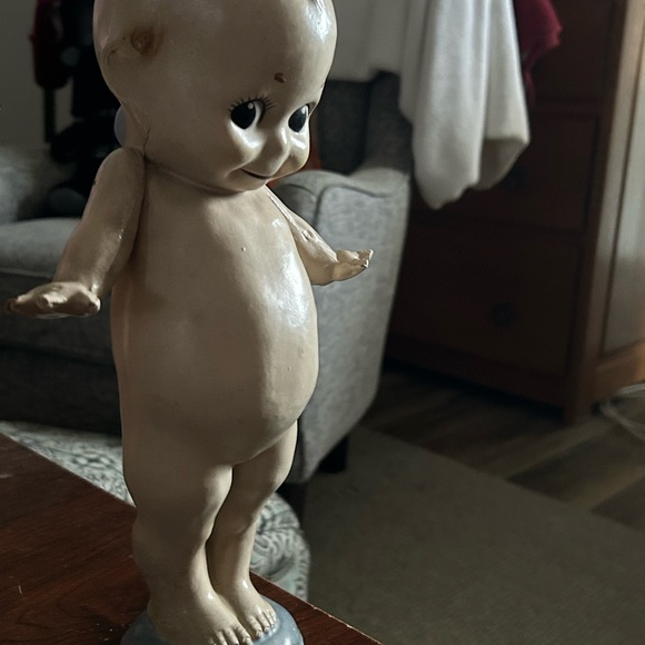 Adorable Cream Doll with Sweet Expression - Picture 5 of 9